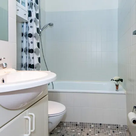 Apartment Lxxxvi